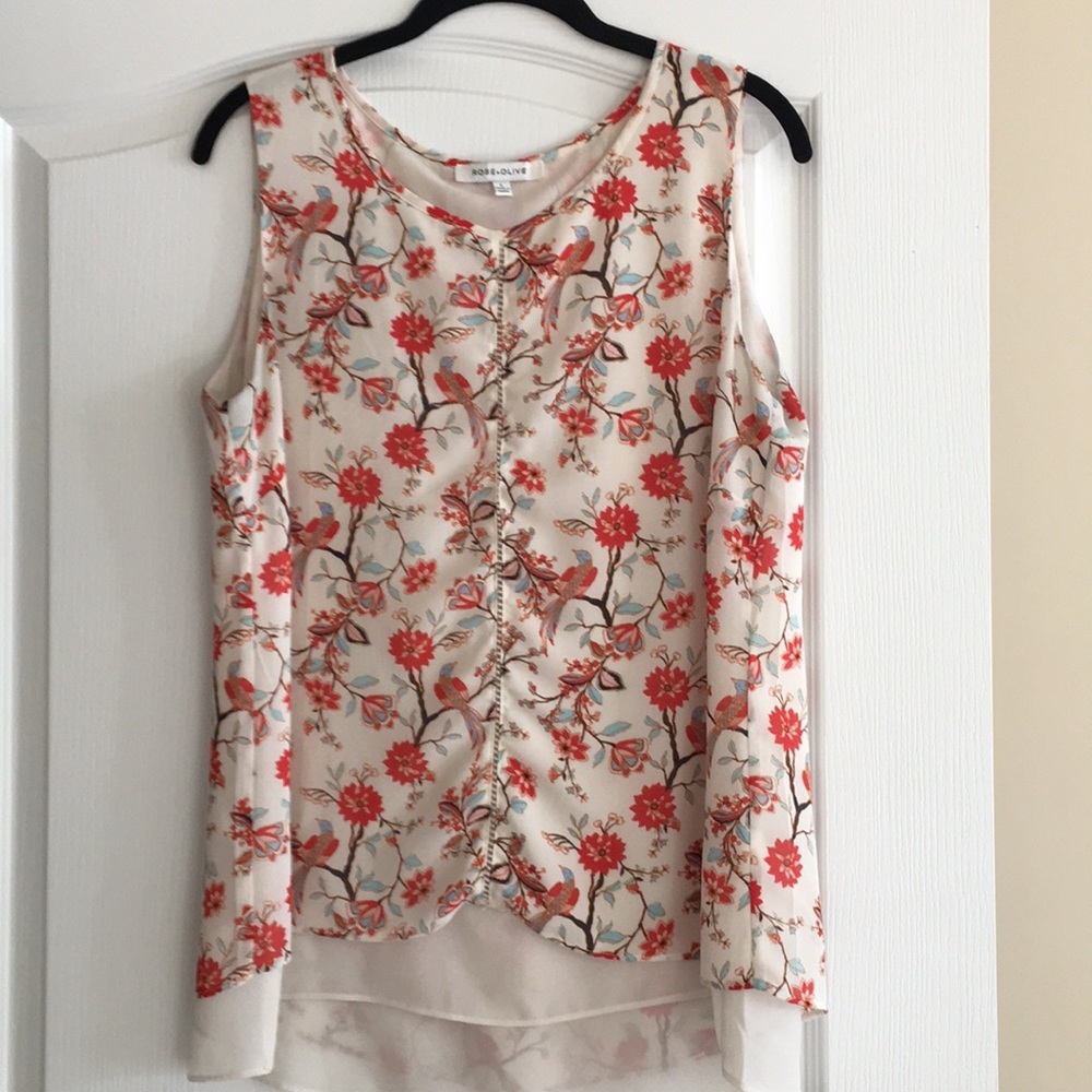 Sleeveless layered top